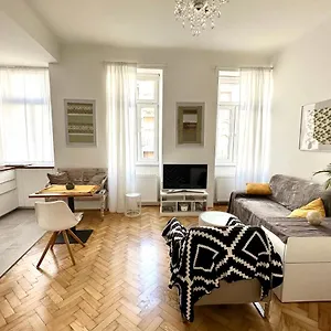 Cozy City Close To Metro - Self Check-in Appartamento